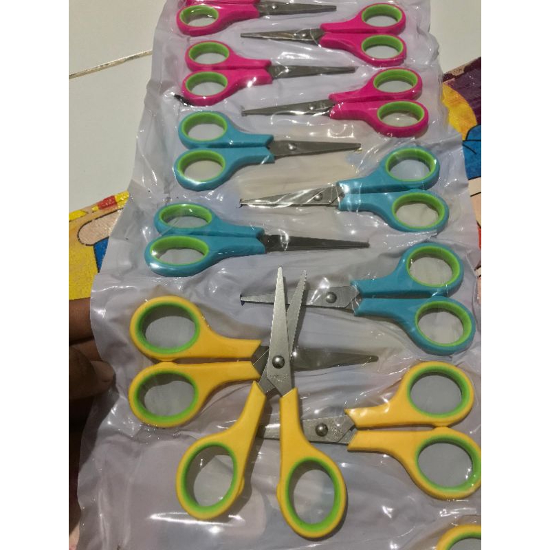 

gunting ✂️ murah