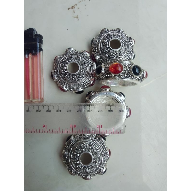 selut /mendak untuk handle keris bali