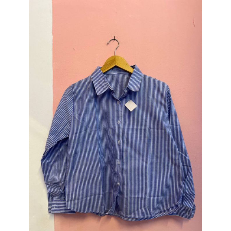 Kemeja garis garis biru