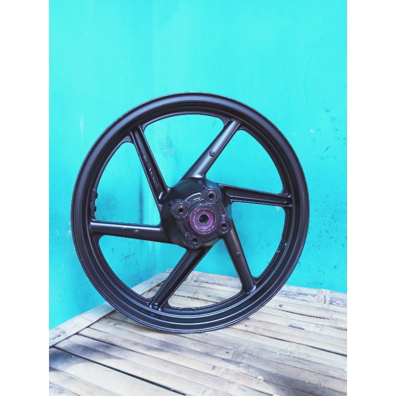 Velg pelek racing belakang motor Honda Megapro Primus original