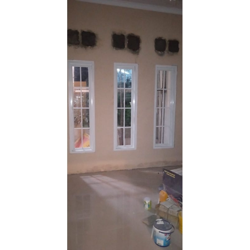 Jendela +Kusen Aluminium L40xT160 Model Ornamen 3Inci Kaca 5Mm Tersedia Warna Putih Hitam Coklat