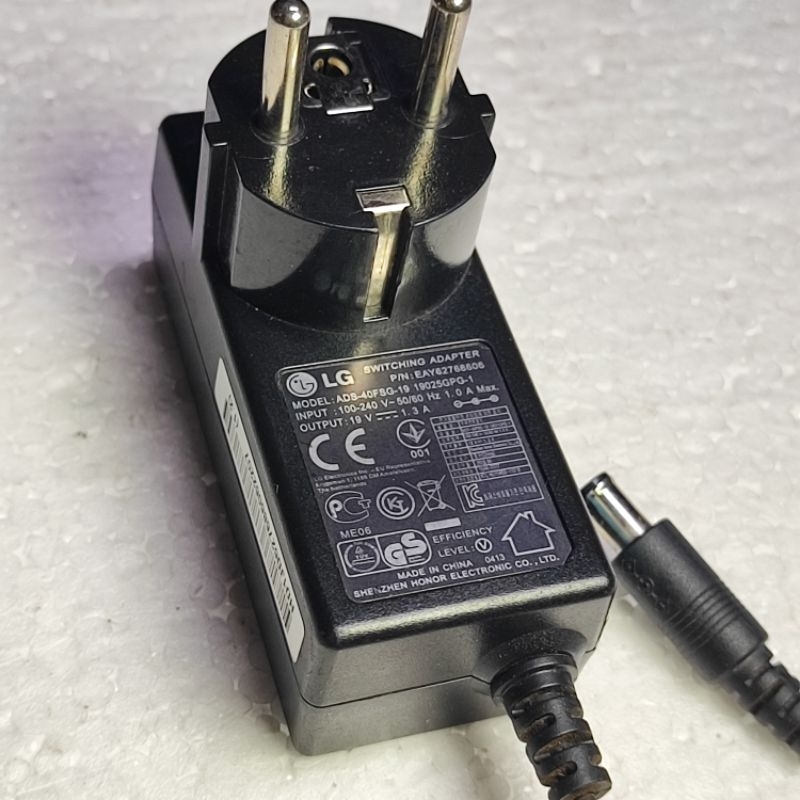 Adaptor LG ADS-40FSG-19  19V 1,3A Jack jarum 6mm