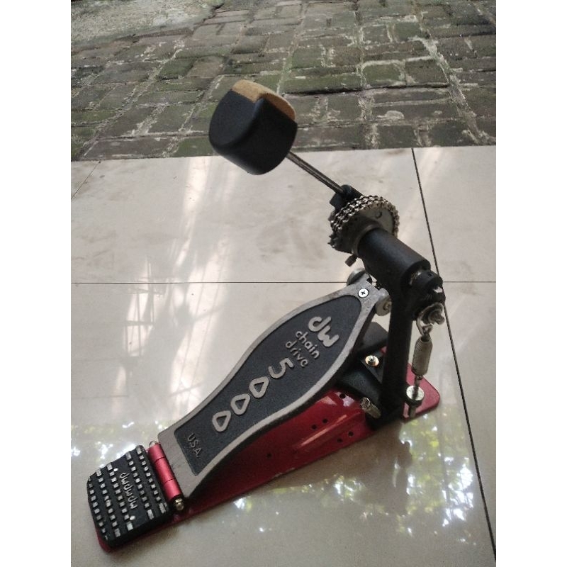 single pedal DW5000 (kiri double pedal)..good condition