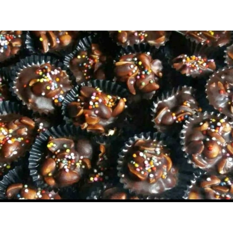 

kue kering yang ada taburan coklat