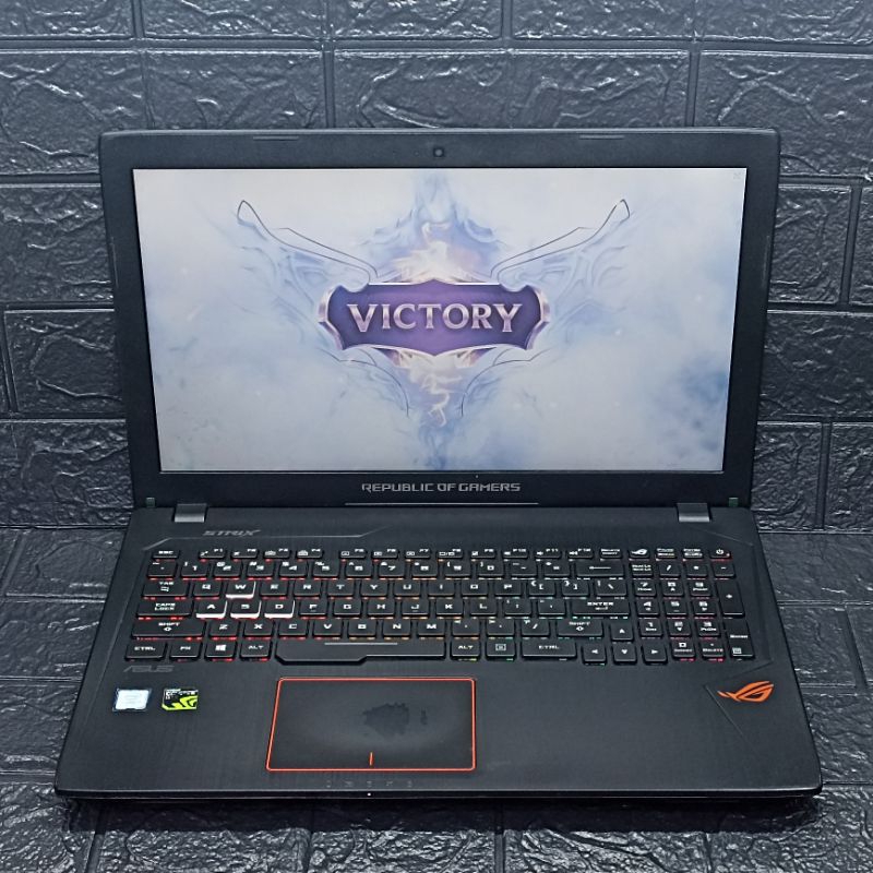 Laptop Gaming Asus ROG Strix GL553VD Intel Core I7-7700HQ 8/240GB GTX 1050