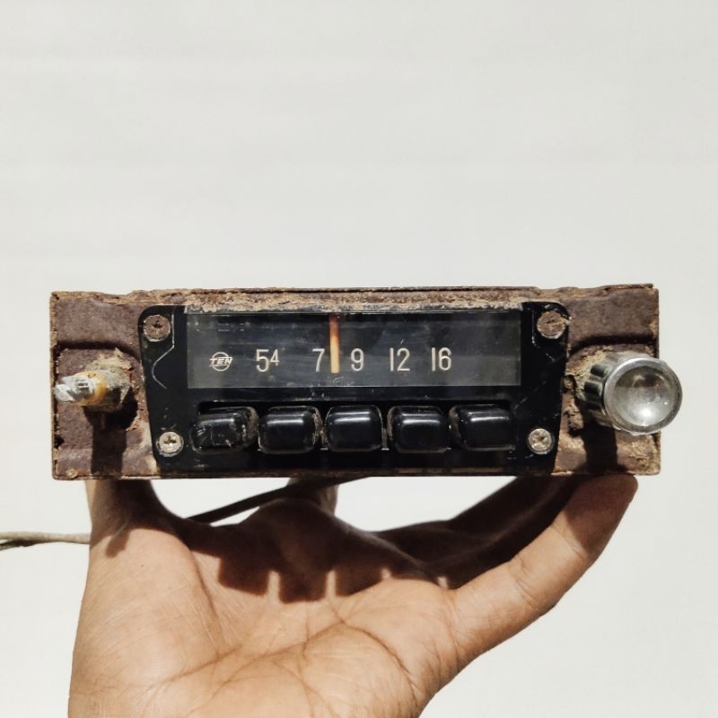 Radio mobil antik lawas jadul