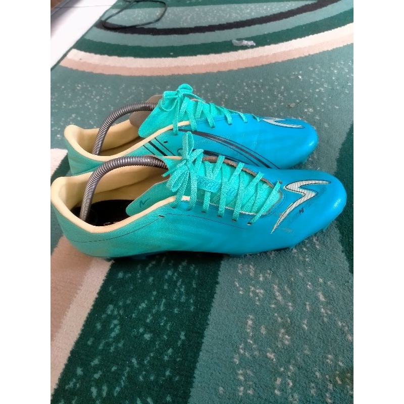 SEPATU BOLA SPECS NO 45 SECOND BEKAS ORIGINAL