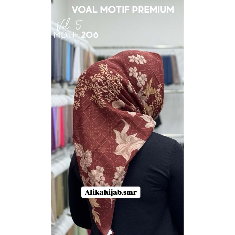 HIJAB VOAL MOTIF BUNGA MERAH