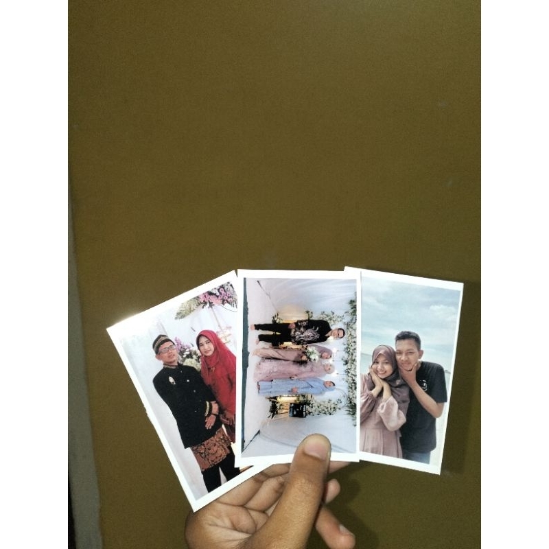 

CETAK FOTO POLAROID ukuran 2R