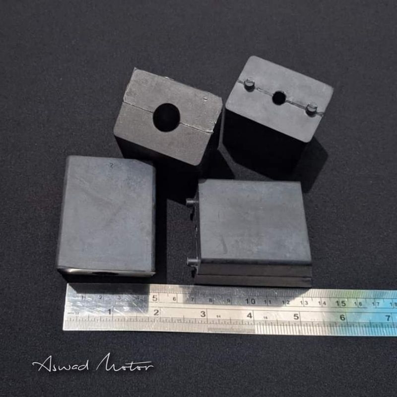 A. Karet Ganjal Pintu Bak Mobil / Bantalan Bak Mobil / Karet Tahanan Pintu Bak Belakang Mobil / Kare