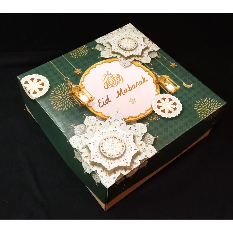 

Box Lebaran Motif Eflute 1 Pack Isi 3 Pcs Box Hampers Motif Lentera Hijau Tua Gift Box Ukuran 18x18x10cm