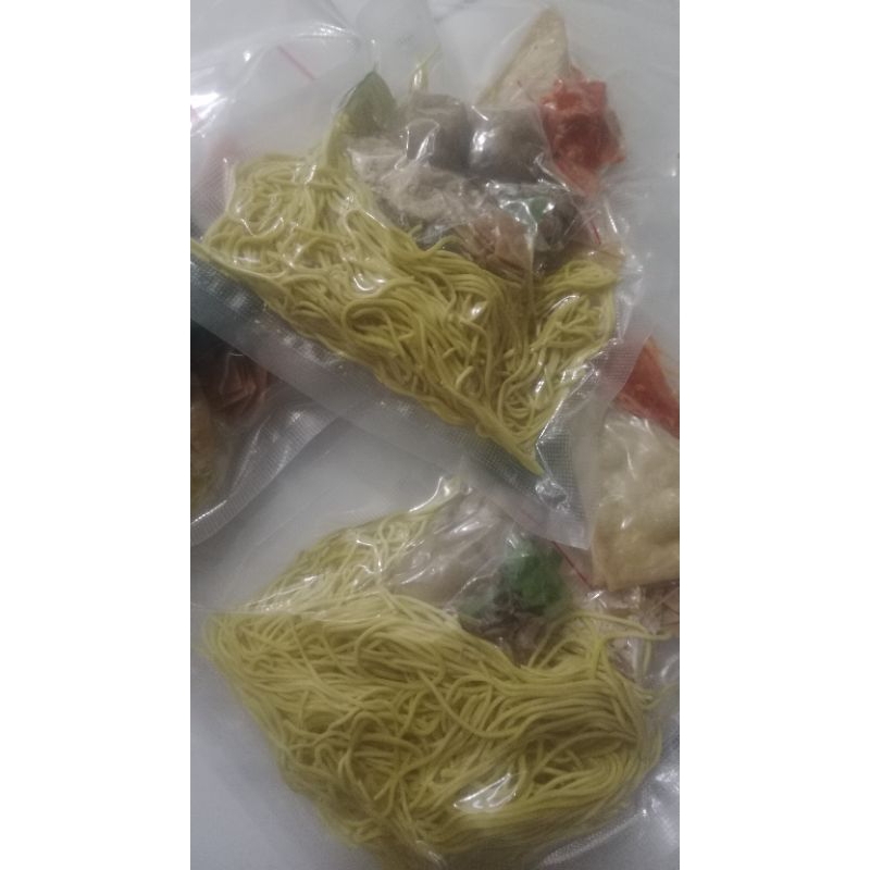 

Mie Yamin Frozen ( homemade )