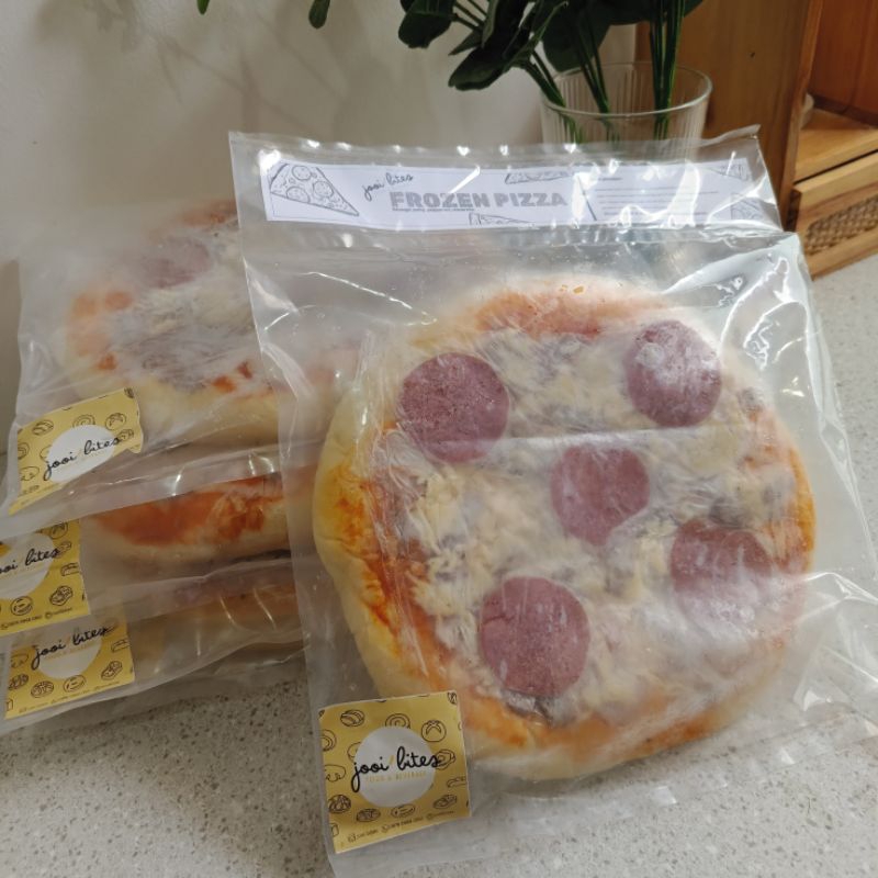 

Frozen Pizza Full Mozarella