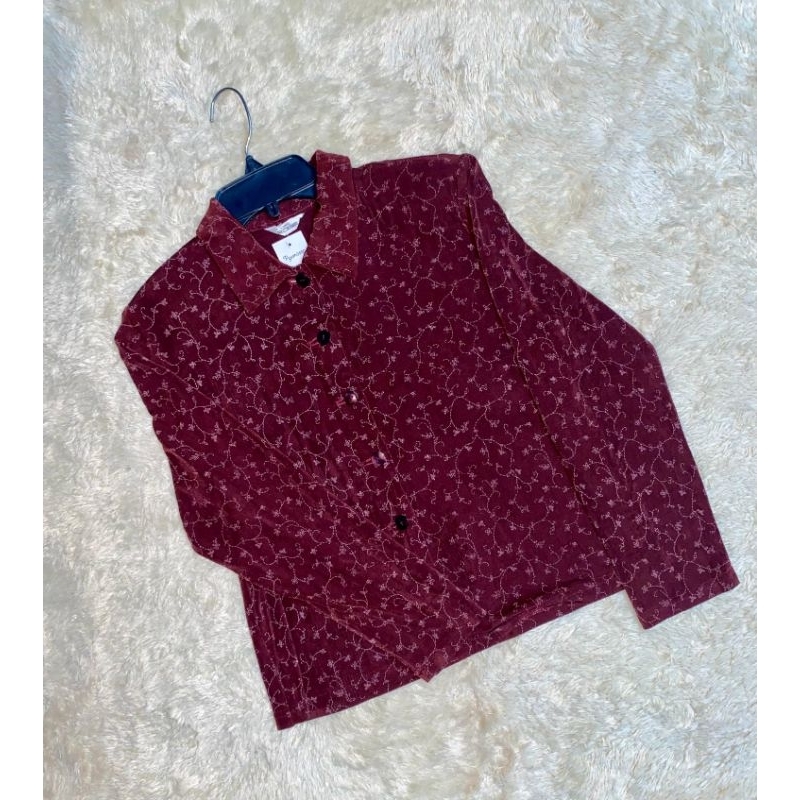 Kemeja batik merah maroon