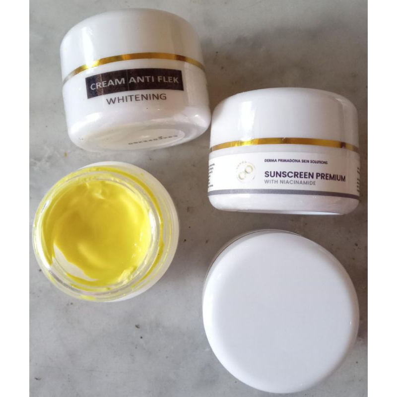 CREAM FLEK MEMBANDEL SIANG MALAM DERMA PRIMA WHITENING MENCERAHKAN