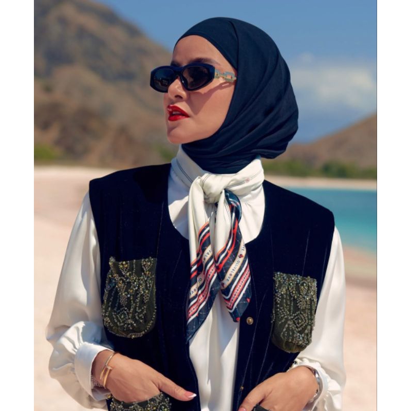 Olliv And Love Dakota Scarf in Broken White by Olla Ramlan