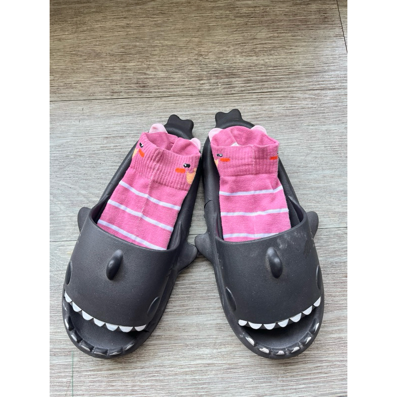 Sandal Hiu