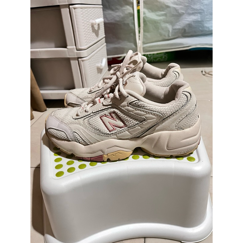 NB 452 Womens Beige