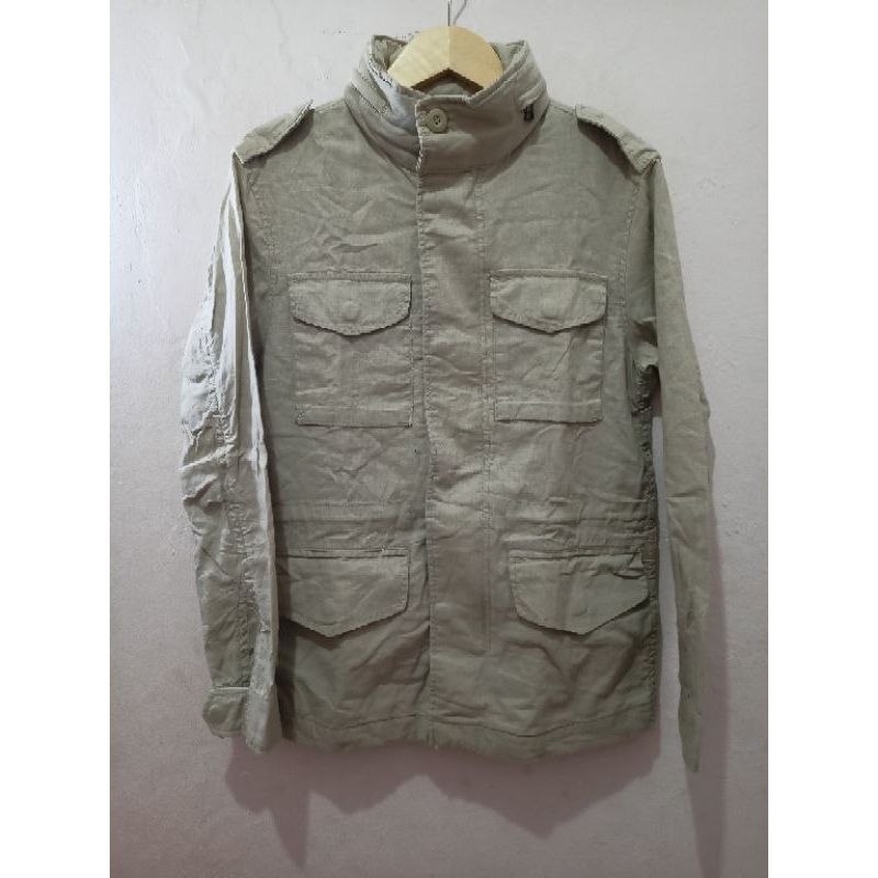 jaket parka tactikal warna cream merek SPAO size L