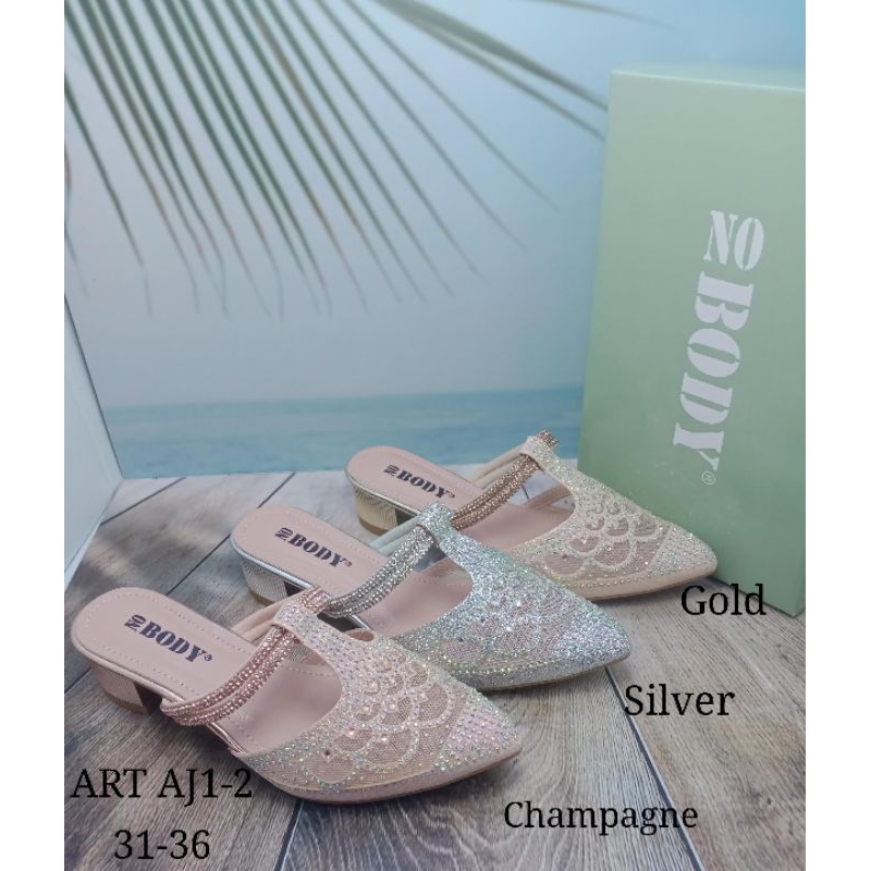 SEPATU HAK ANAK NOBODY AJ1-2