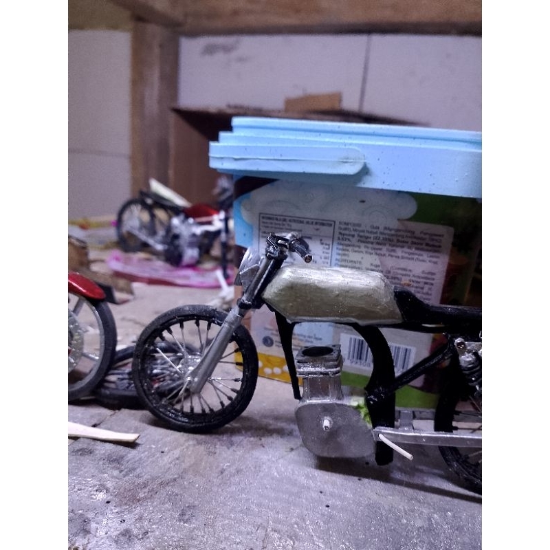 miniatur gl w9style herex belum lengkap,barang sesuai difoto