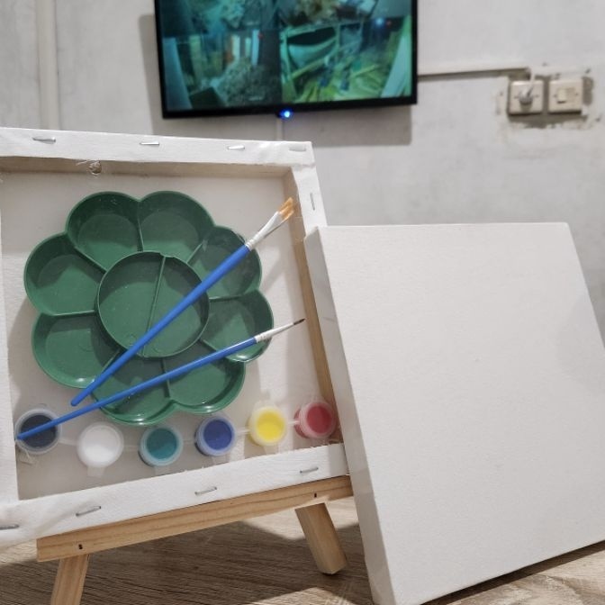 

Top Kanvas Lukis Lengkap Cat Kuas Easel Palet Cat