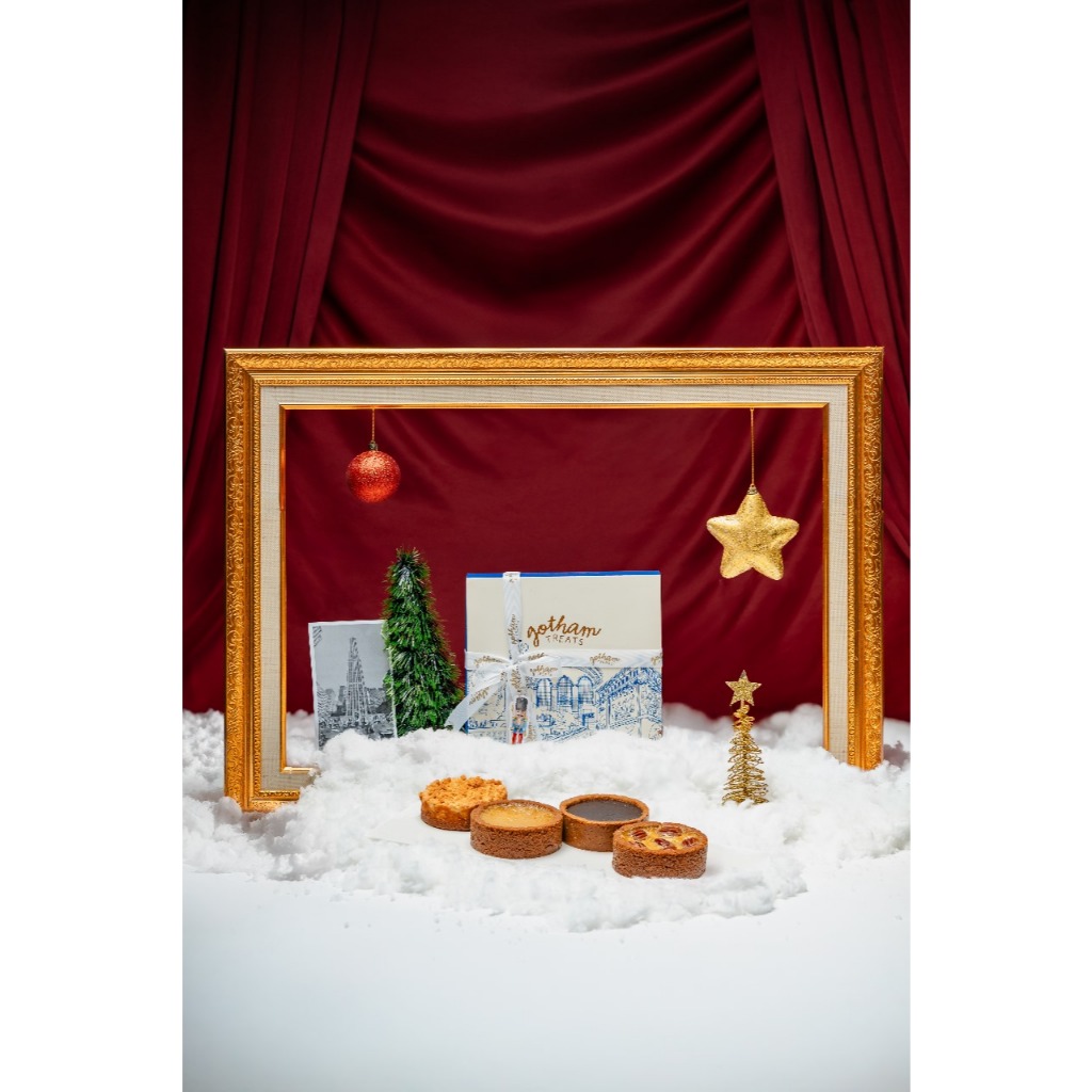

Christmas Hampers | Rockefeller Cheer Collection | 4 Types of pie | Original Brooklyn, Brooklyn Rum, CCC, and Pecan Pie