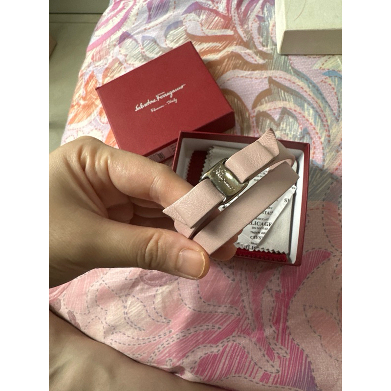 prelove gelang salvatore ferragamo original