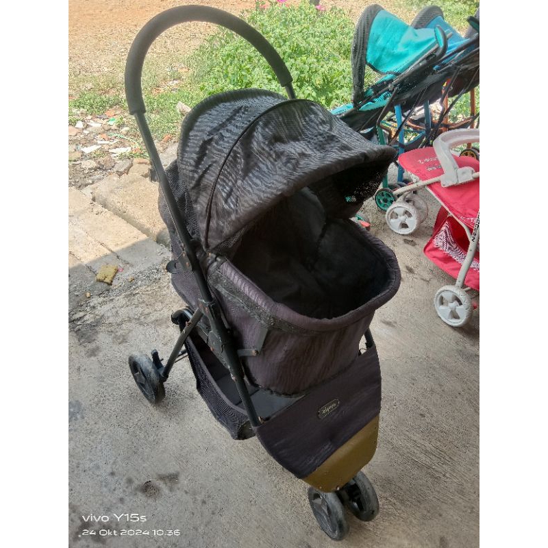 Baby Walker ibyaya  (bekas)