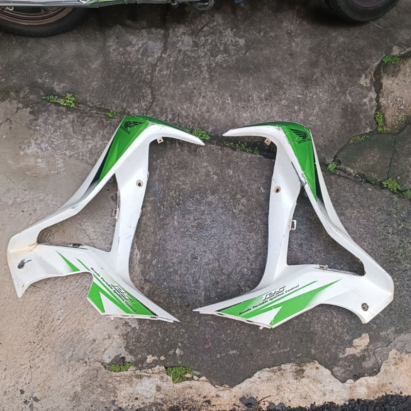 sayap tebeng samping honda supra x 125 helm in fi original copotan