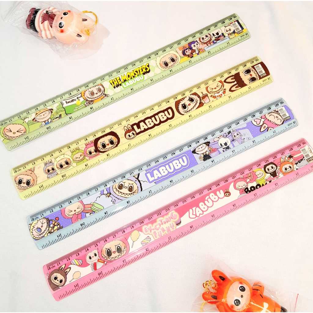 

Penggaris LABUBU 30 CM Super Cute Lucu Favorit Anak Ready 4 Warna / Ruler Mistar Garisan Labubu ukuran 30CM Alat Tulis Sekolah Kekinian Kualitas Terbaik Harga Termurah Bisa Grosir dan COD
