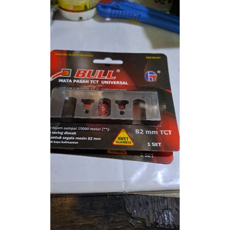 MATA PISAU PASAH BULL