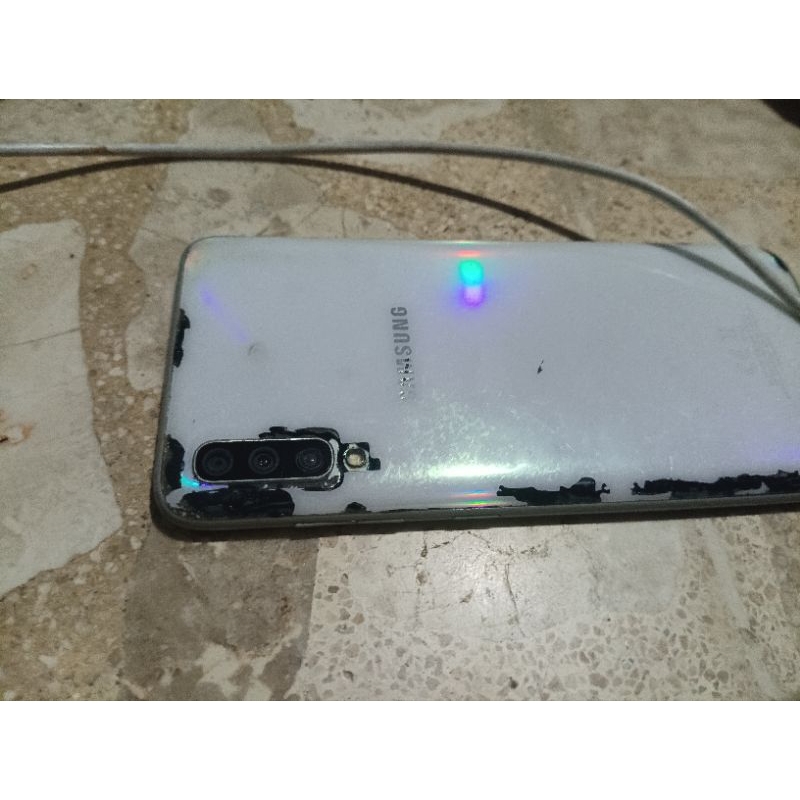 Samsung A70 minus