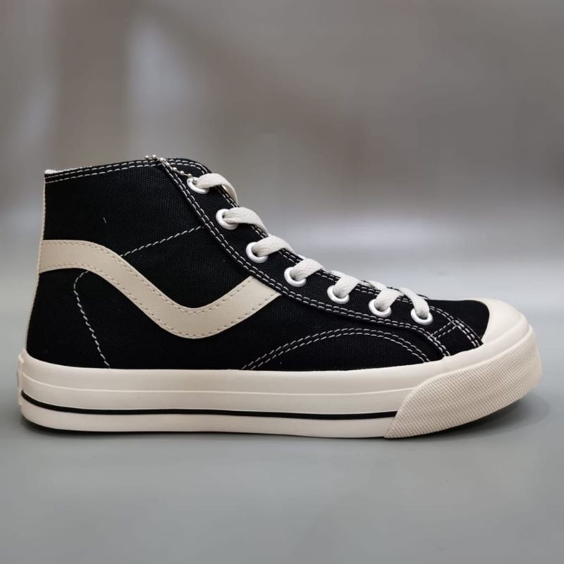 Sepatu Vantela / Sepatu Cewek Cowok Sepatu Sneakers Pria Wanita Sepatu Vanstella Putih White Kasual