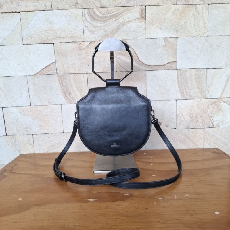 Oryany New York Saddle Bag Slingbag Kulit Asli in Black