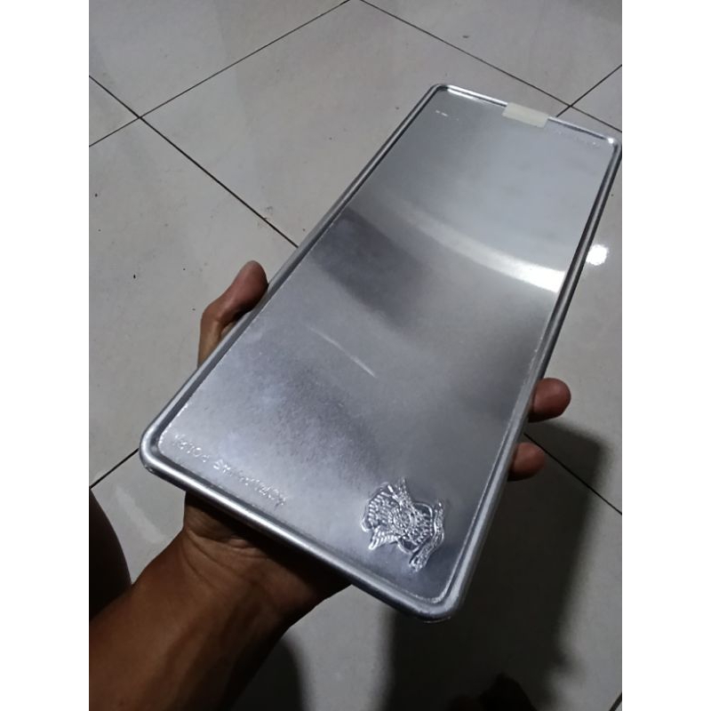Plat nomor mobil bahan tebal
