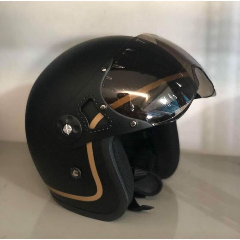 Helm Pilot Hitam Doff List Gold Premium