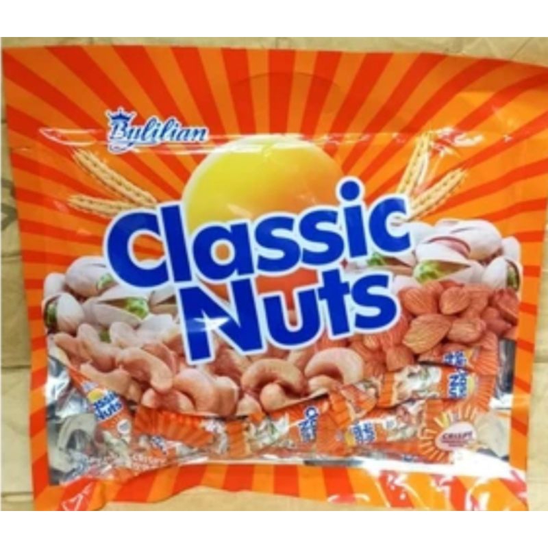 

Classic Nuts kacang /permen Ting ting bylilian