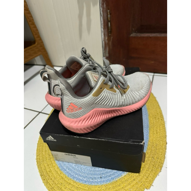 Alphabounce 3 Woman size US 6 EUR 38