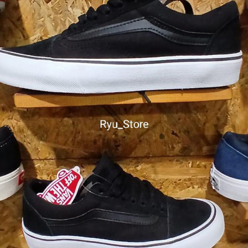 Sepatu Vans old school