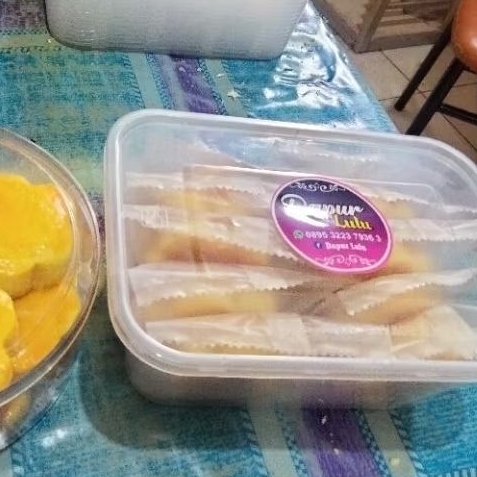 

nastar jumbo isi 10 pcs dengan selai nanas asli homemade