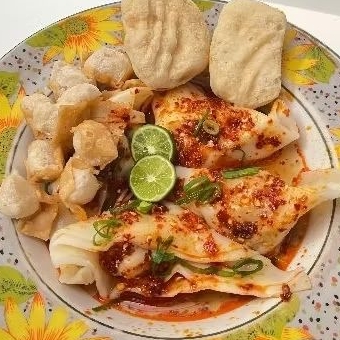 

Pangsit ayam chili oil