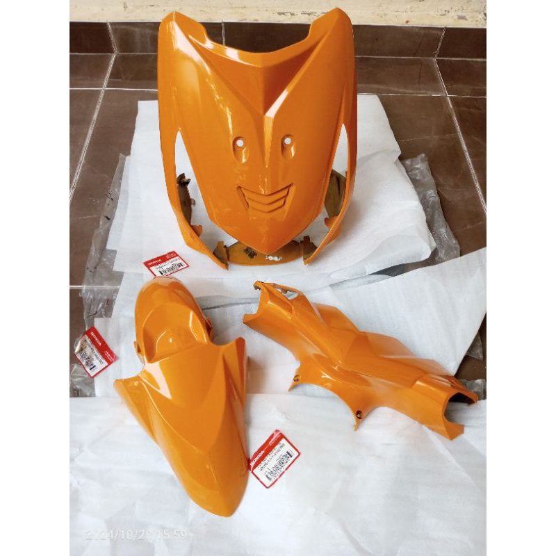 cover body halus depan Honda beat karbu Oren original ahm