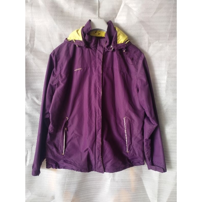 Jaket gunung WILDERNESS OUTING ACTIV jaket outdoor   second