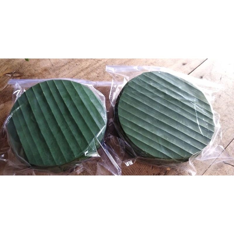 

daun pisang bulat paket 50 biji ukuran 17 cm