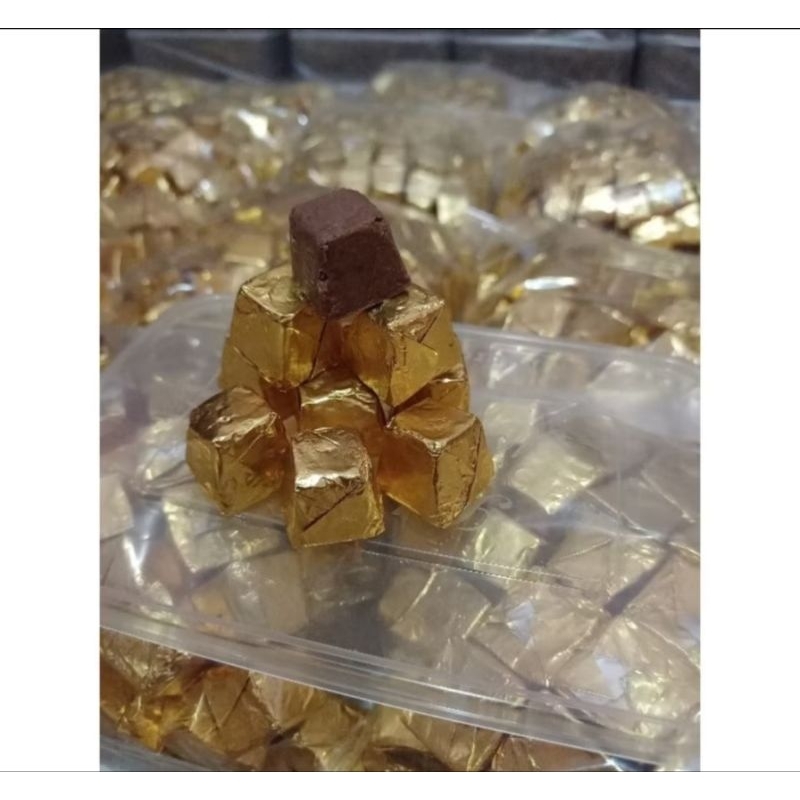 

Coklat piramid silverqueen mix delfi @500gr isi 65pcs