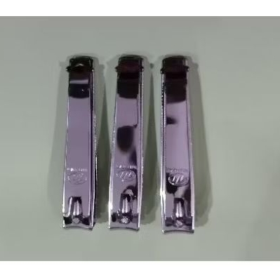 

Potongan kuku besar 777 warna silver.