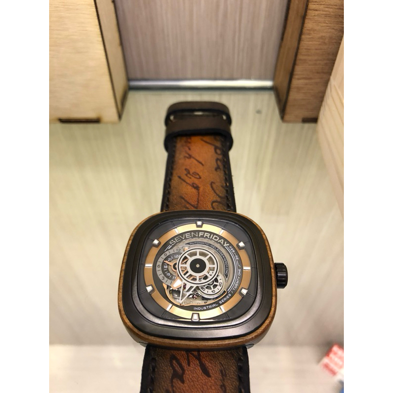 SEVENFRIDAY P2B-03 “WOODY II” Series (Collector Item)