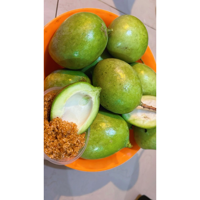 

RB Mangga Telor Muda 1kg + Bumbu Buah Special Qey 100ml