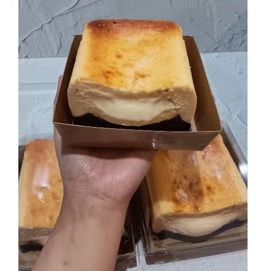 

Brownie Burnt Cheese Cake Half Size 10x10 cm / Brownies Burnt Cheese Cake / Burnt Cheese Cake